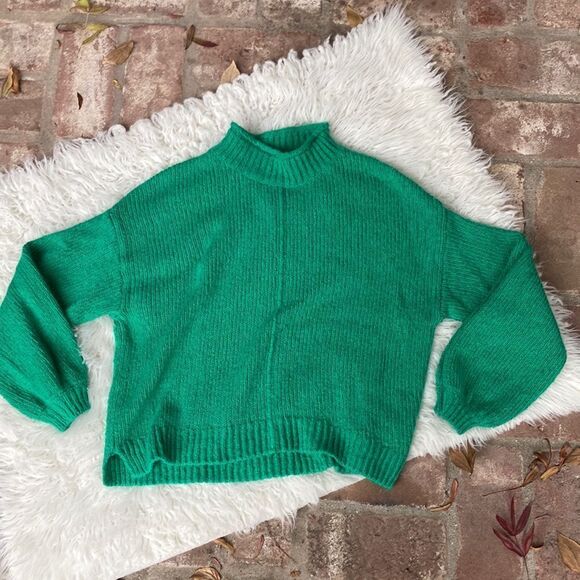 BP Green Long Sleeve Crewneck Pullover Sweater Size XS - Picture 1 of 9
